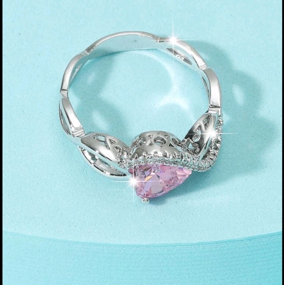Pink Heart Ring Fashion Jewelry. Women's Size 6 - Picture 3 of 13